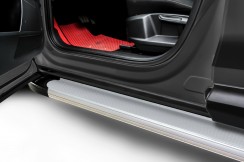 Пороги алюминиевые "Optima Silver" 1800 серебристые Nissan Terrano (2014-2022)