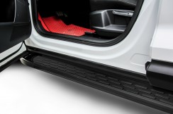 Пороги алюминиевые "Premium Black" 2000 черные Volkswagen Amarok (2016-2022)