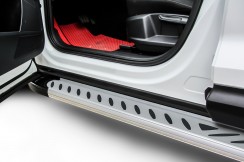 Пороги алюминиевые "Elite Silver" 1800 серебристые Renault Duster (2015-2021)
