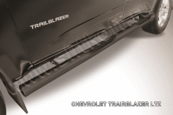 Защита порогов d76 с проступями черная Chevrolet Trailblazer (2012)