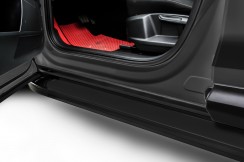 Пороги алюминиевые "Optima Black" 1700 черные Renault Arkana (2019-2022)