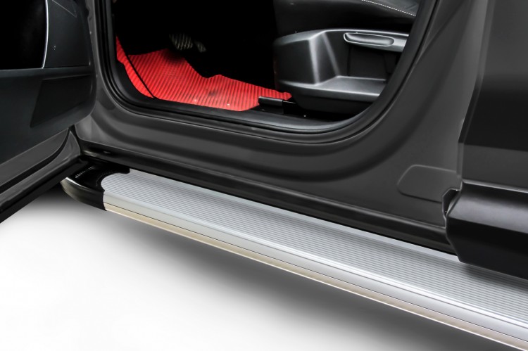 Пороги алюминиевые "Optima Silver" 1800 серебристые Hyundai Grand Santa-Fe (2014)