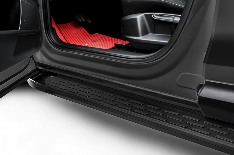 Пороги алюминиевые "Premium Black" 1800 черные Toyota Highlander (2014-2016)